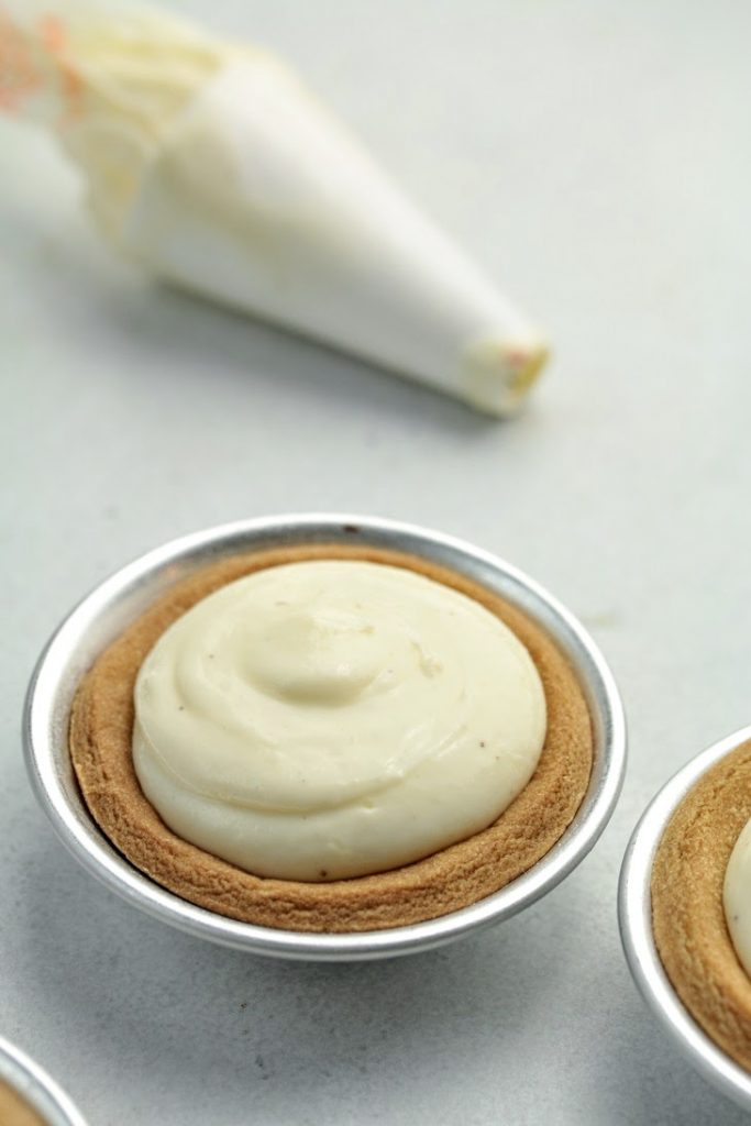 pipe the custard
