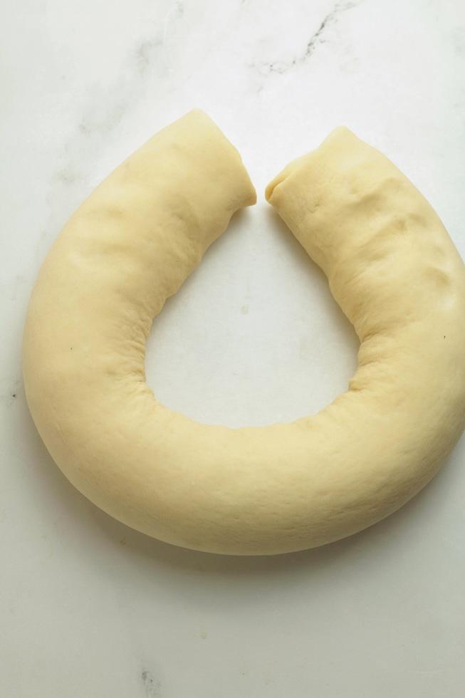 shape into a wreath