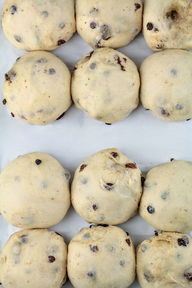 risen buns