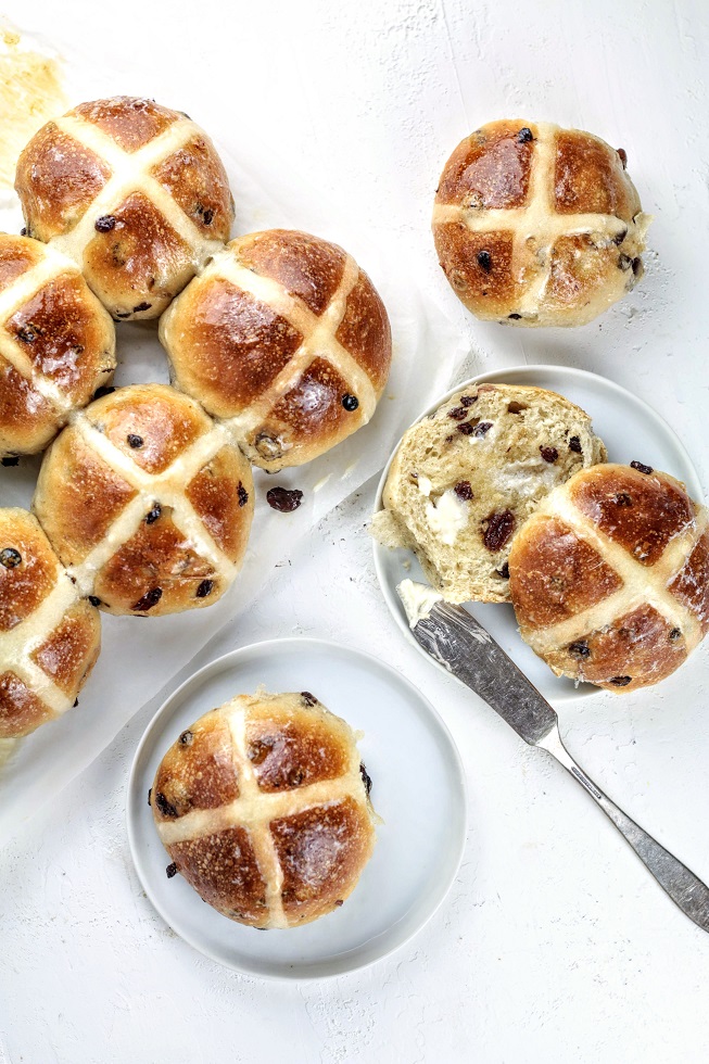 sourdough hot cross buns