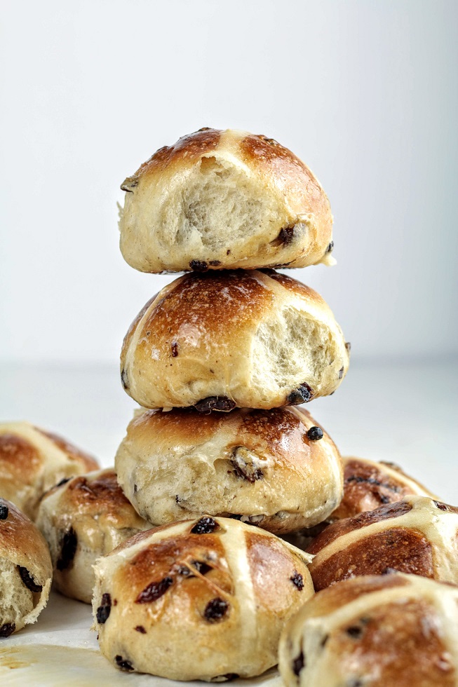 sourdough hot cross buns