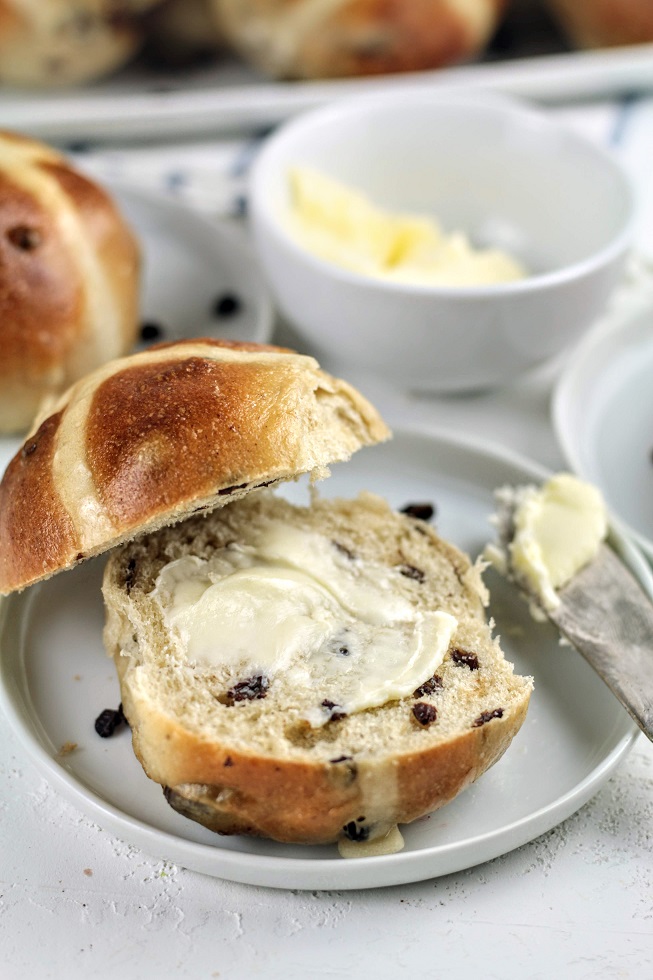 sourdough hot cross bun