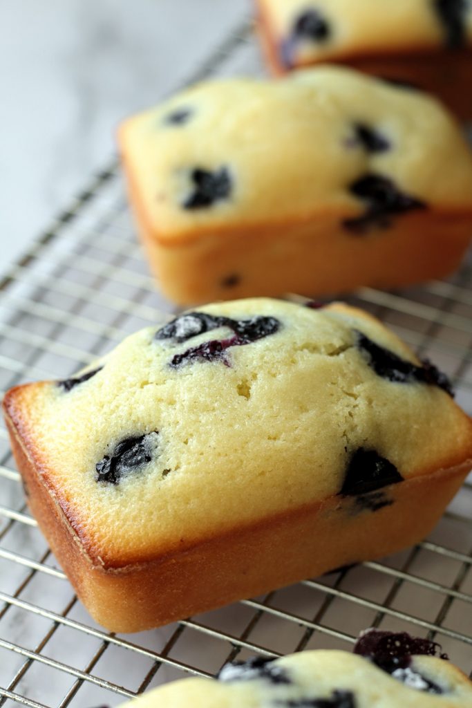 cool the cakes