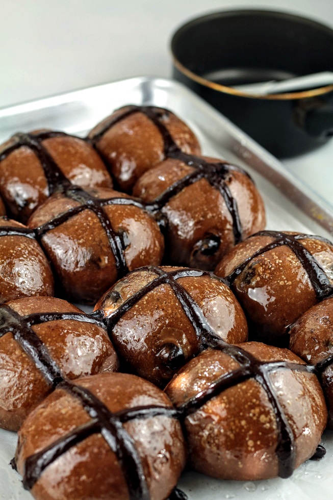 chocolate hot cross buns
