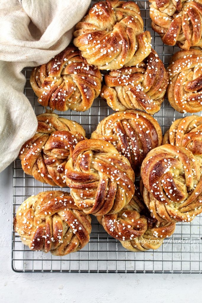 sourdough cardamom knots