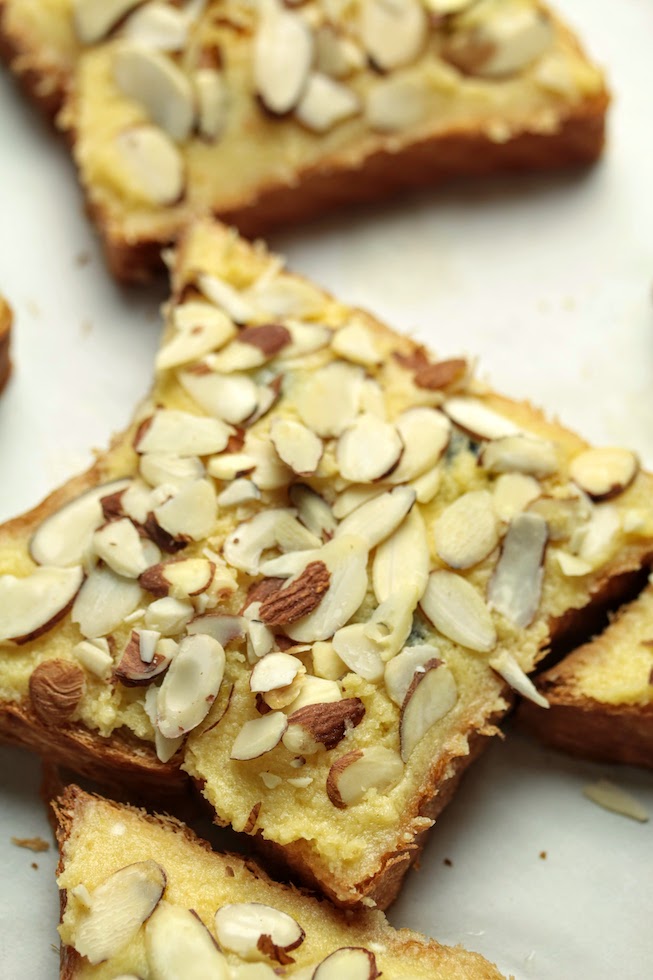 cover with almond slices
