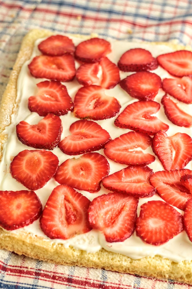 sponge roll cake